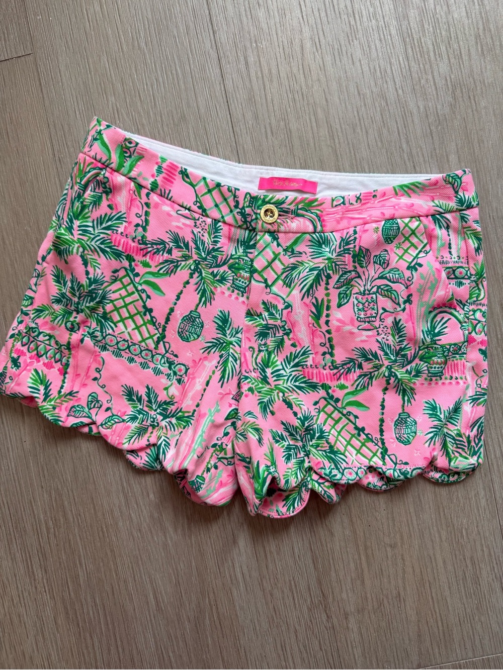 Lilly Pulitzer Pink Tropical Scallop Hem Women’s Shorts